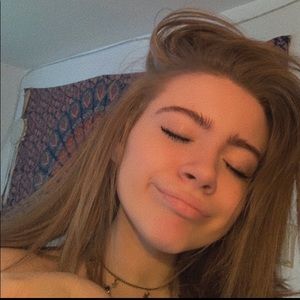 Meet your Posher, Olivia